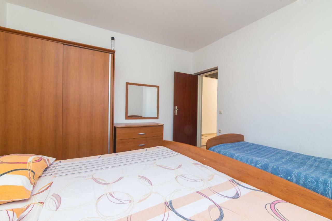 Apartment Jerka Supetar Buitenkant foto
