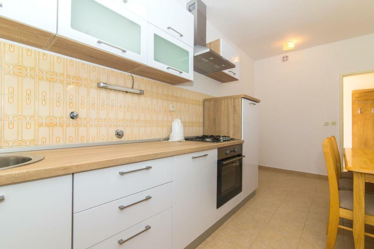 Apartment Jerka Supetar Buitenkant foto