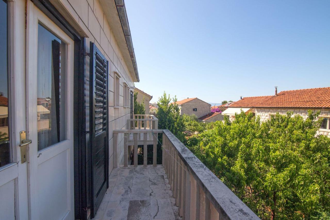 Apartment Jerka Supetar Buitenkant foto