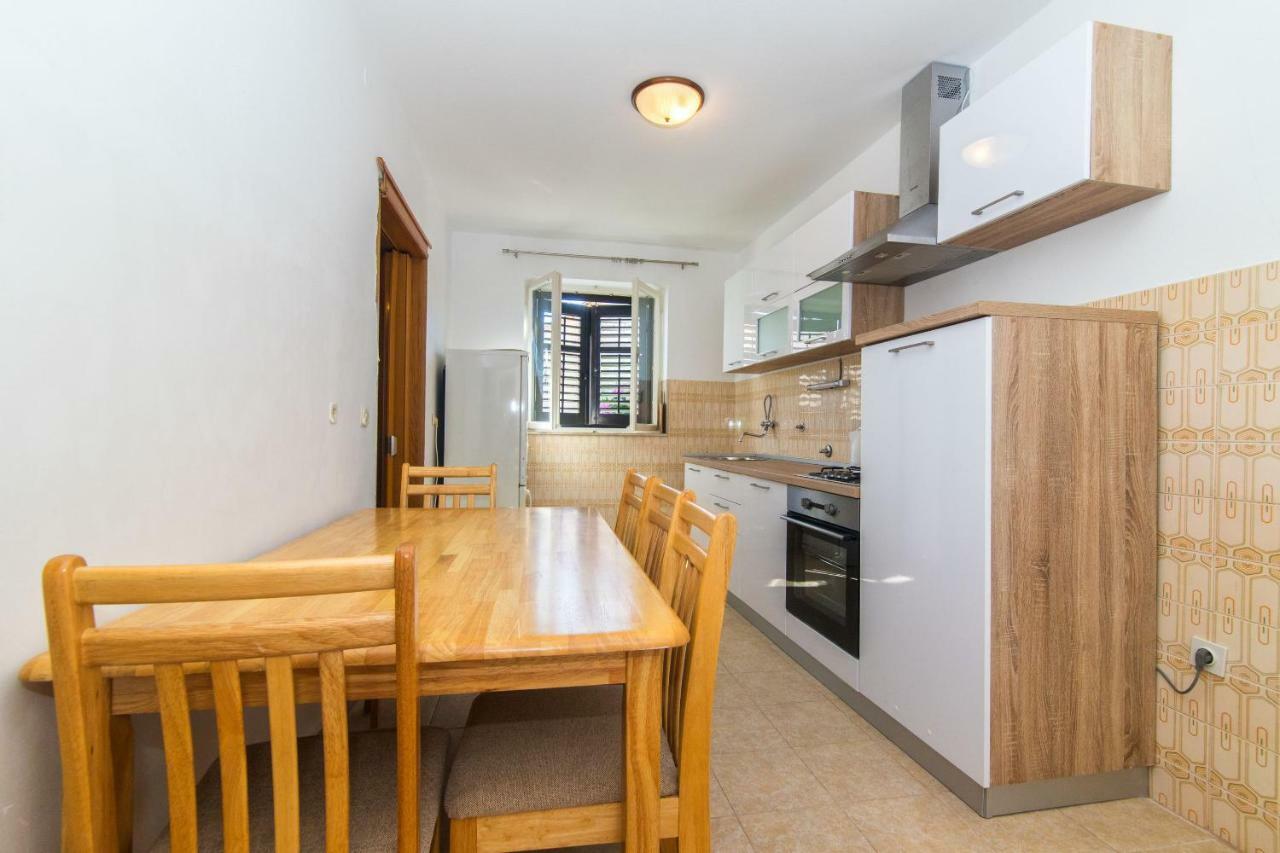 Apartment Jerka Supetar Buitenkant foto