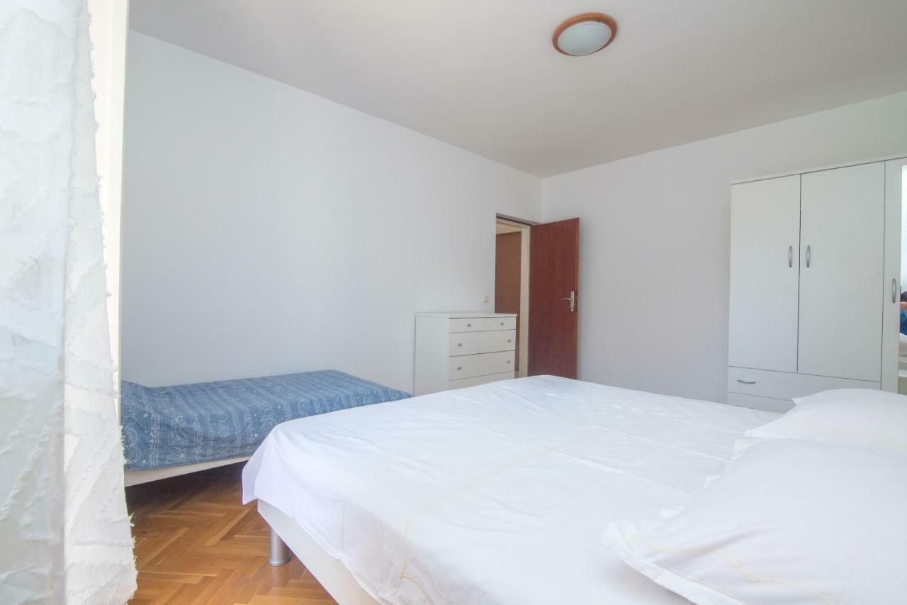 Apartment Jerka Supetar Buitenkant foto