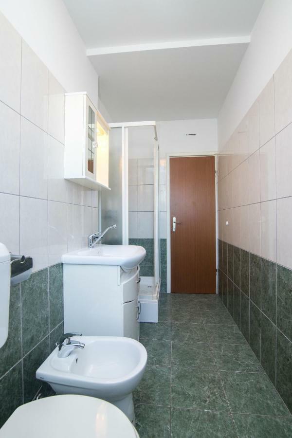 Apartment Jerka Supetar Buitenkant foto