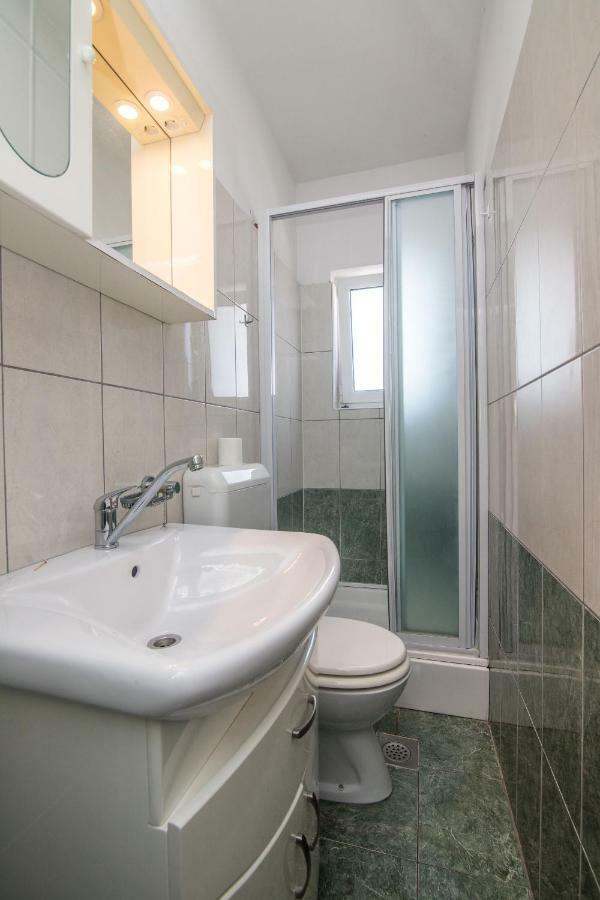 Apartment Jerka Supetar Buitenkant foto